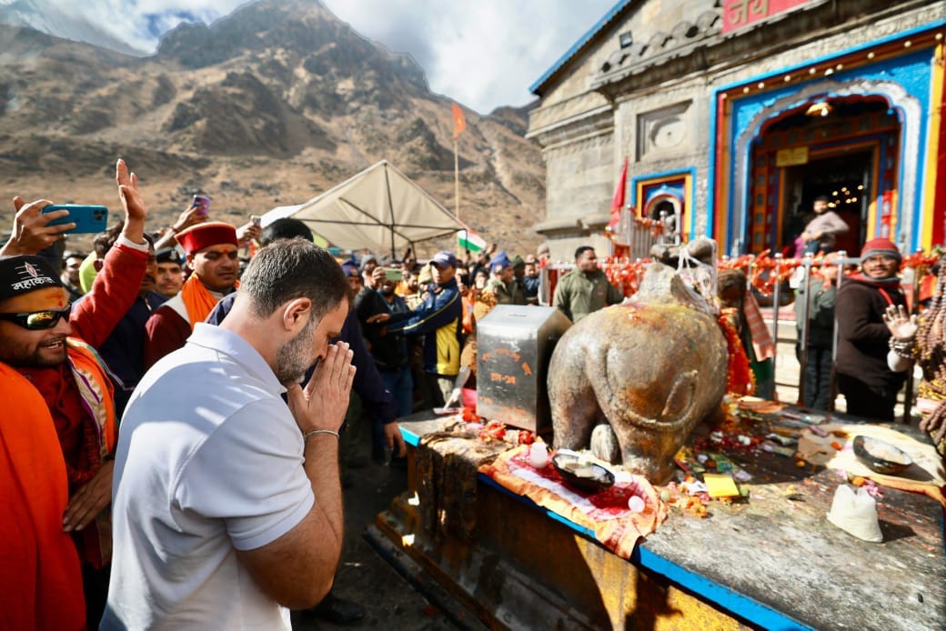 Rahul Gandhi Visited Kedarnath dham and Do evening aarti Crowd Gathered to see him photo