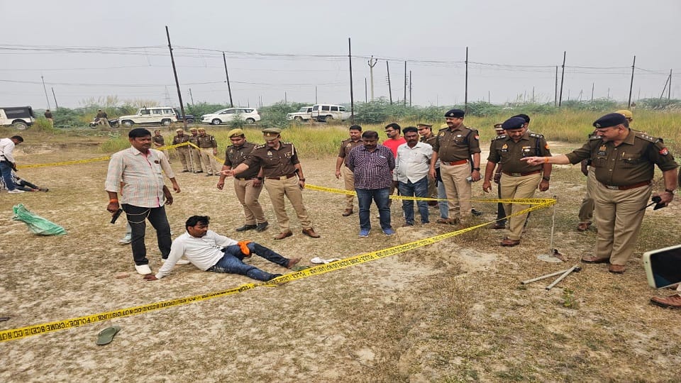 Police encounter with miscreants in Mainpuri two miscreants shot in leg Arrested