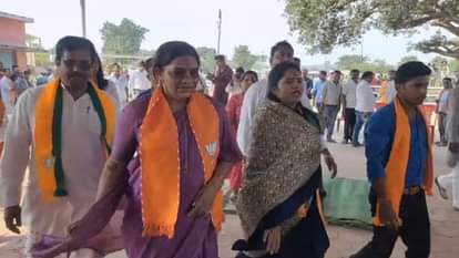 भाजपा प्रत्याशी रेणुका सिंह