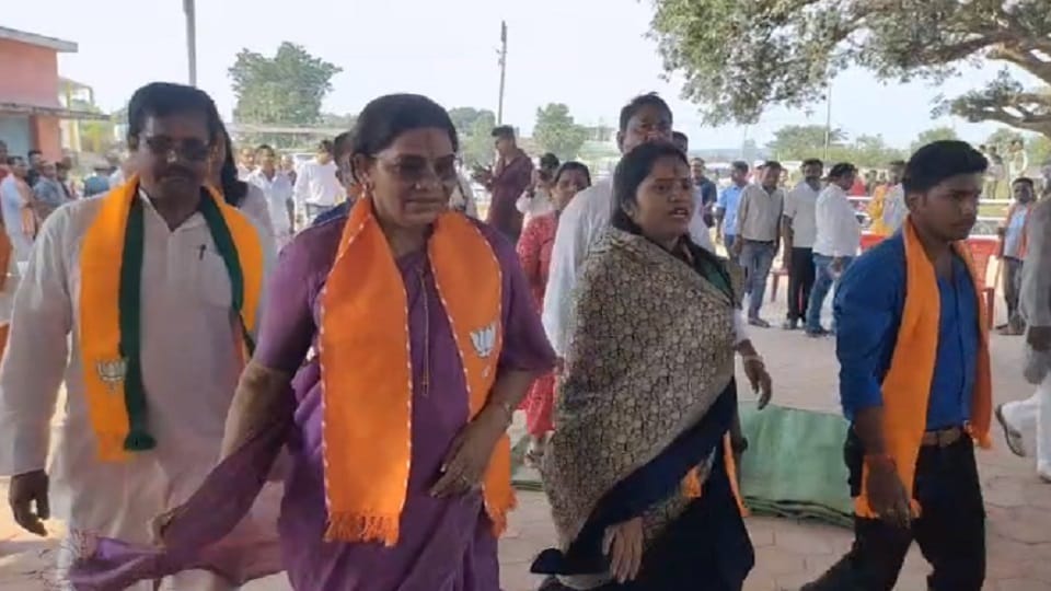 BJP candidate Renuka Singh said she will leave politics if rail line is not brought till Kelhari Janakpur