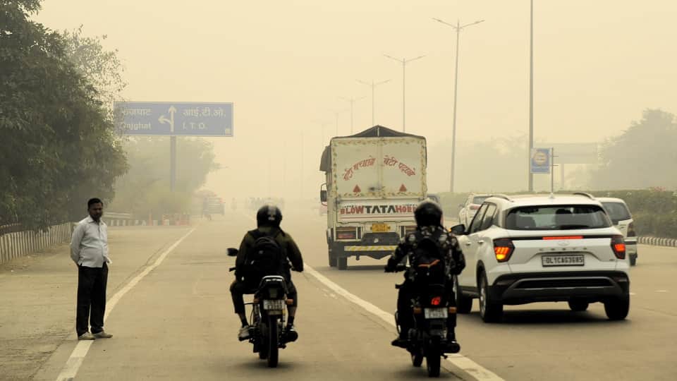 Grap rules are being flouted people breathing heavily due to pollution in Delhi