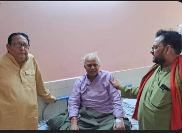 The owner of 'Pappu Chai Wala' fell ill, received a call from PM's office; Have a deep connection with PM Modi