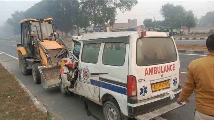 ambulance driver dies as road accident on highway in Shahjahanpur