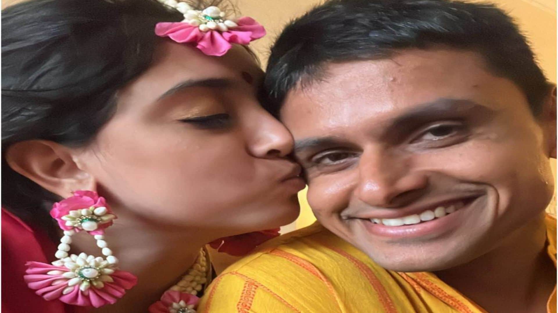 Aamir Khan daughter Ira Khan shines with floral jewelry plants kiss on fiance Nupur Shikhare see photos