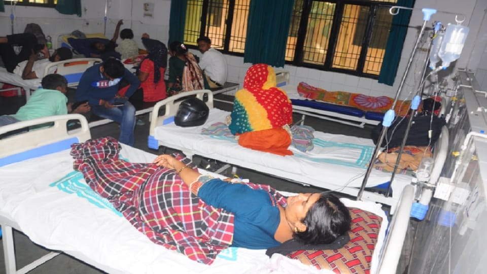 Amroha: Farmer dies fever Hasanpur, patients increase rural areas, beds are not available district hospital