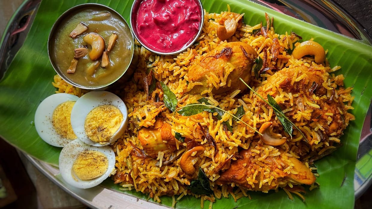 Know the Difference Between Lucknowi Biryani Hyderabadi Biryani moradabadi biryani