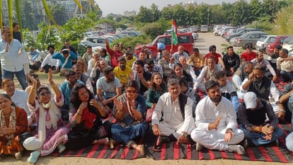 Jammu: Former minister Lal Singh again appeared before ED supporters protested