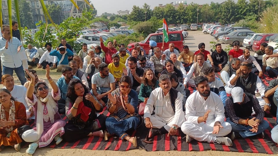 Jammu: Former minister Lal Singh again appeared before ED supporters protested