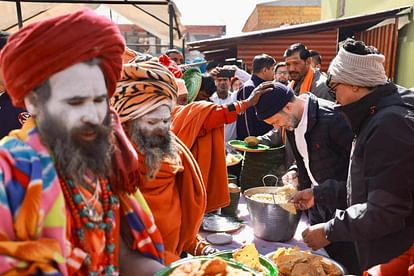 Rahul Gandhi distributed Bhandara in Kedarnath Reached on three-day tour Uttarakhand Watch Photos