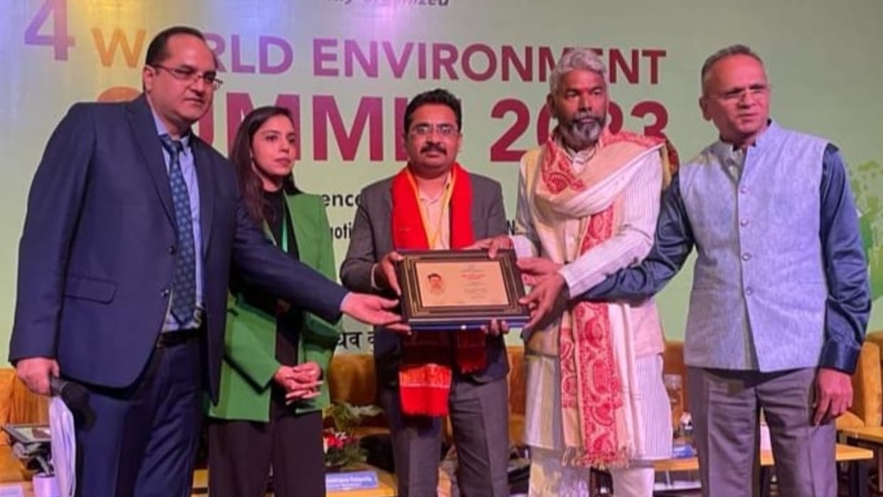 Professor of Chemistry Department of Kurukshetra University Sohan Lal received Young Scientist Award