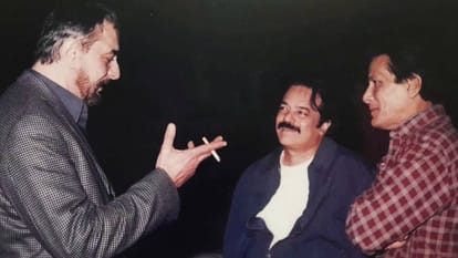 Sayed Gulrez passed away Shayar and Lyricist writer took his last breath in Los Angeles home on 4th November