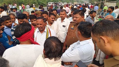 Dead body of young man found near marriage home in Mainpuri Family members created ruckus by blocking highway