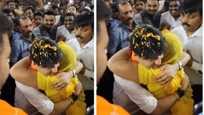 MP Election 2023: प्रचार के दौरान सिंधिया का अलग अंदाज, भाषण को बीच में रोककर बुजुर्ग को गले लगाया, भावुक हुए MP Election 2023: Scindia different style during campaigning hugged an elderly person, became emotional