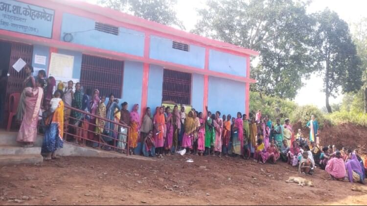 Chhattisgarh Election: नक्सली हिंसा के बीच 70.87 फीसदी हुआ मतदान, पहले चरण में 20 सीटों पर डाले गए वोट