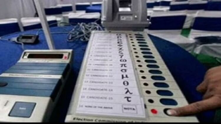 CG Election 2023: कई विधानसभाओं क्षेत्रों में ईवीएम खराब, रुका रही वोटिंग, मतदाताओं की लगी लंबी लाइन