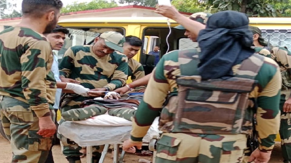 आईईडी ब्लास्ट में घायल जवान ने इलाज के दौरान तोड़ा दम