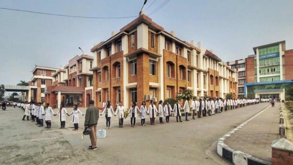 agitation of students of Bhairahawa Medical College ended after 24 days
