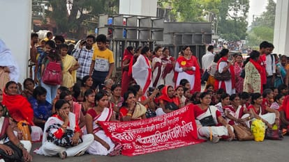 Bihar Police failed to control aanganwadi workers-cooks, clash during protest near bihar vidhan sabha patna
