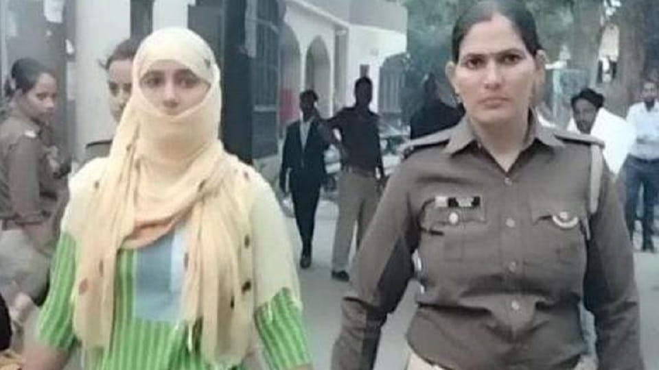 Chandausi: husband was dark so he killed him. wife was imprisoned life, four year daughter also remain jail