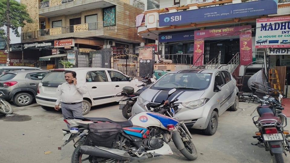 Bank employee robbed of Rs 9.5 lakh in Indirapuram