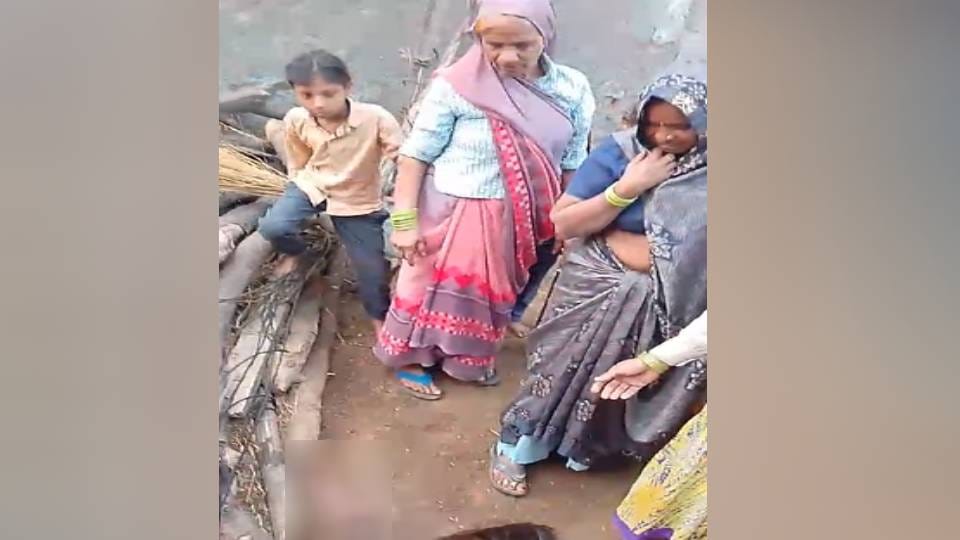 mother threw newborn in garbage heap In Mathura