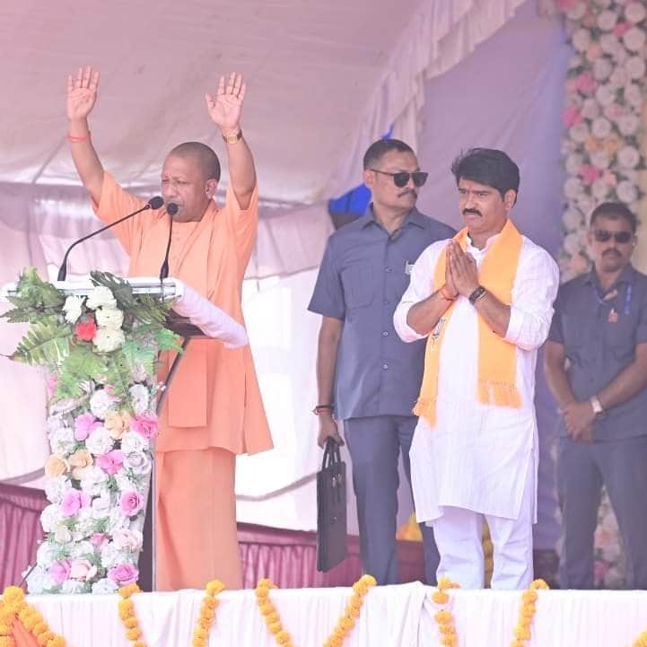 योगी आदित्यनाथ ने देवास और शाजापुर में चुनावी सभाओं को संबोधित किया।