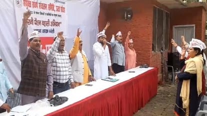 Employees protest demanding restoration of old pension scheme in bareilly