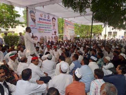 Meerut: SP MLA  Atul Pradhans Protest: Electricity bill should be waived, raids should be stopped