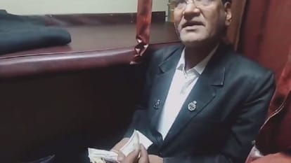 TTE extorts money from passengers for seats in Nauchandi Express video goes viral