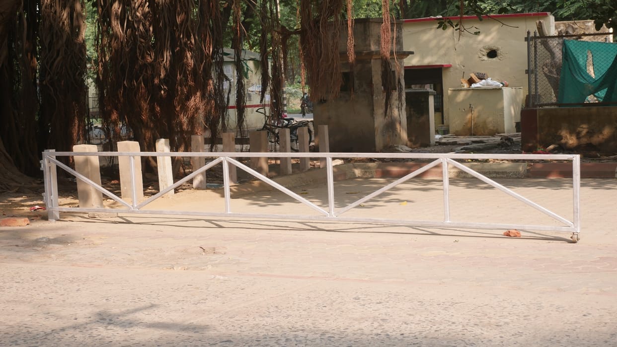 wall in the campus was withdrawn, permanent barriers started being formed, students angry