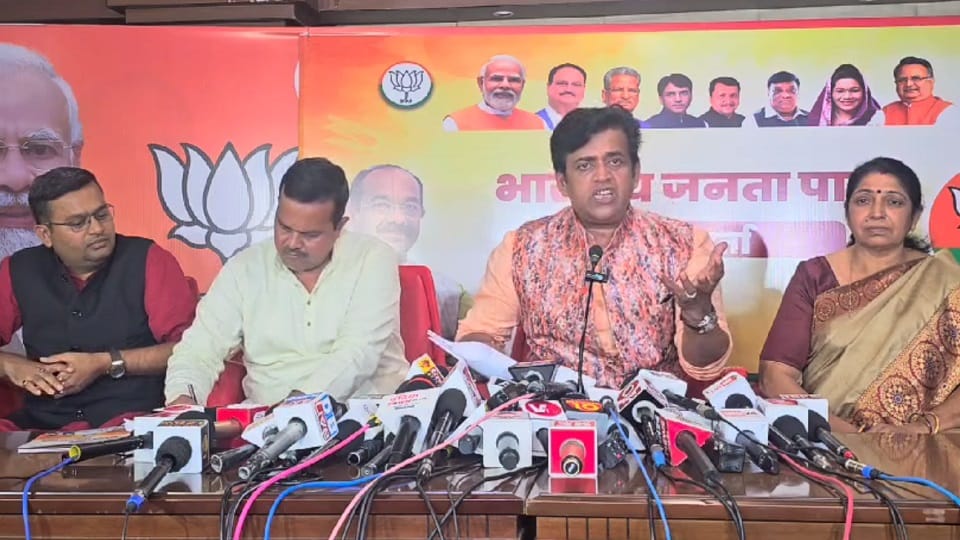 CG Election 2023 Ravikishan targeted Baghel government