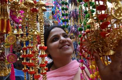 Dhanteras: Money rained in UP markets, business worth Rs 17000 crore