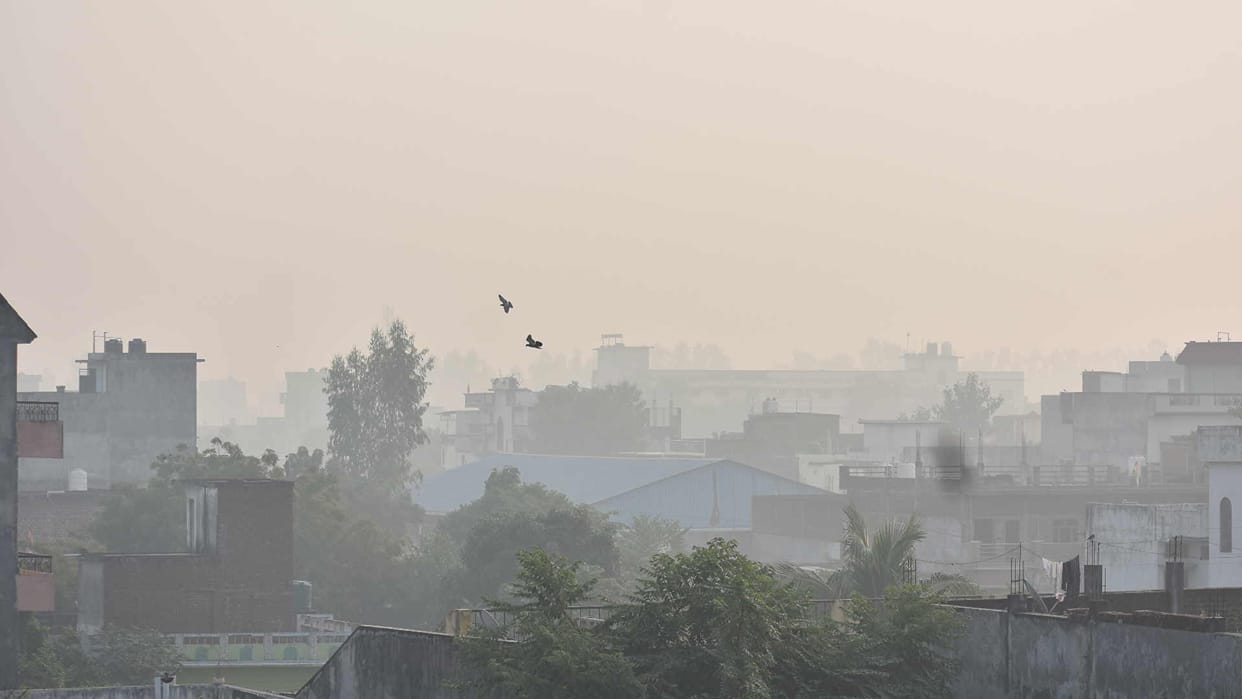 Gorakhpur city air becomes more poisonous due to diesel auto smoke in Gorakhpur