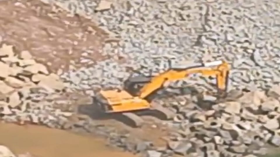 Mining mafia doing recce officers, sharing location WhatsApp group, case against 22 in Moradabad