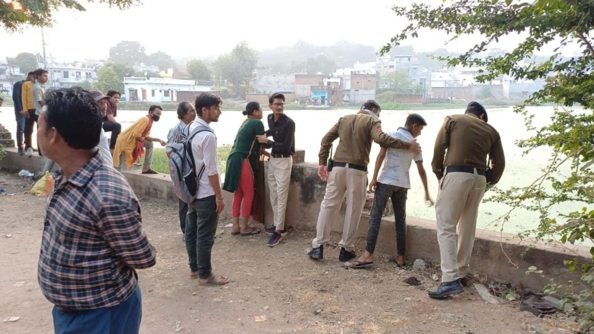 लापता किशोर की लाश तालाब में मिली