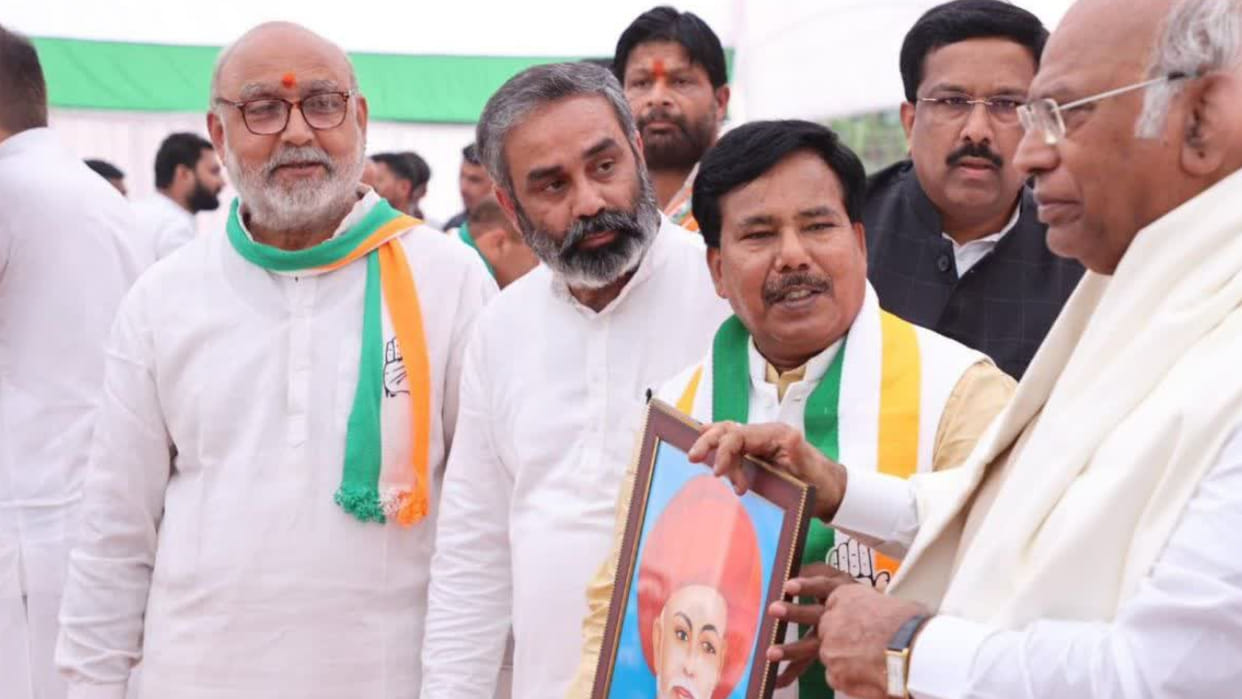 MP Election 2023: Former BJP MLA Madan Singh Kushwaha joins Congress party