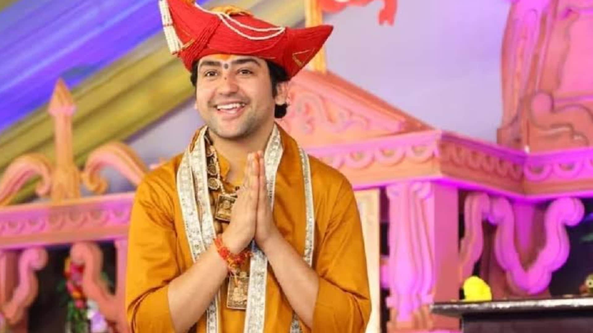 Sonu Sood Elvish Yadav Shehnaaz Gill Jacqueline Fernandez was seen welcoming Bageshwar Dham Dhirendra Shastri