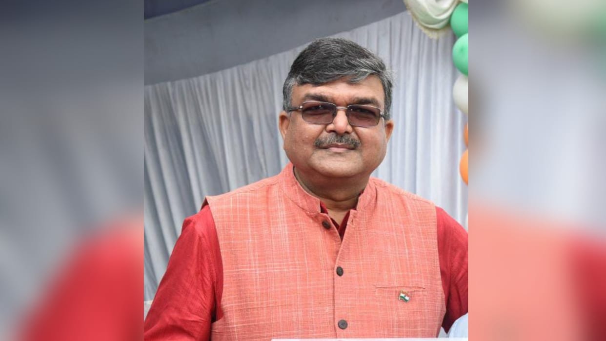 Prayagraj's Amitabh gets Kumbh award, becomes GM of North Western Railways