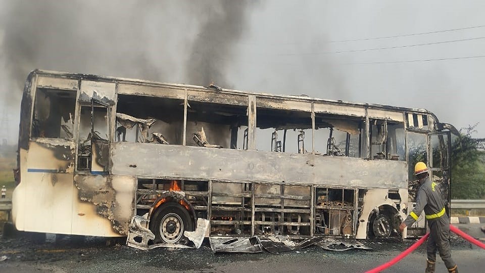Agra Lucknow Expressway luxury bus caught fire passengers narrowly escaped