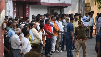 CM Yogi Adityanath and BJP leaders give tribute to late Ashutosh tandon.