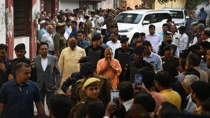 CM Yogi Adityanath and BJP leaders give tribute to late Ashutosh tandon.