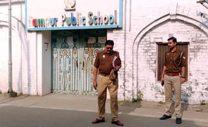 Azam Khan News: deadline vacate school land from Jauhar Trust over, now administration taking next action