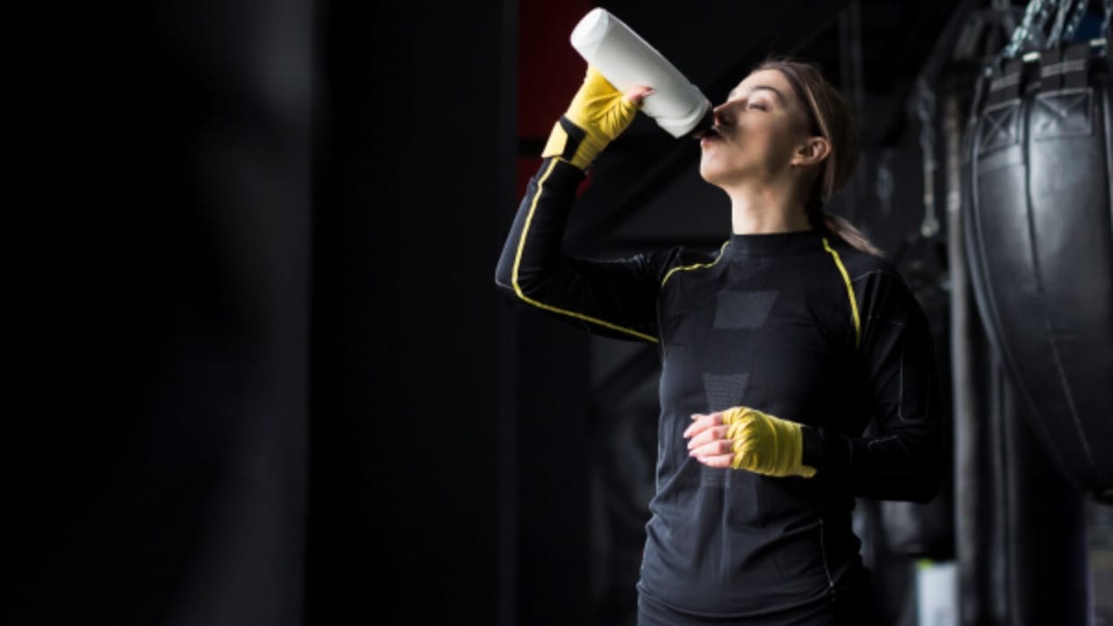 What is the contribution of protein powder in bodybuilding