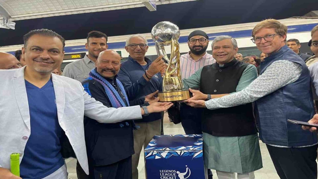 Cricket News: Legends League Cricket Trophy Tour starts from Bhopal