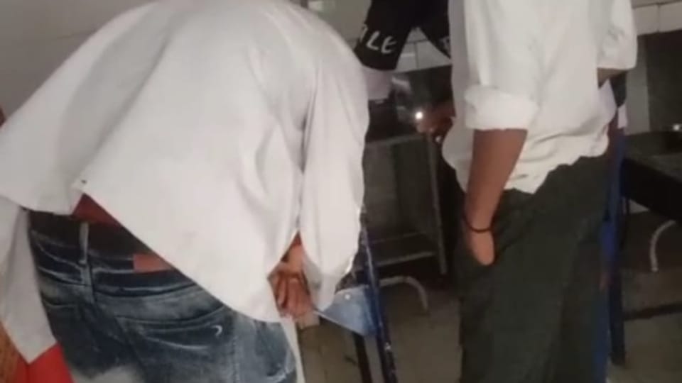 private lab employee take blood sample at CHC Baheri video goes viral
