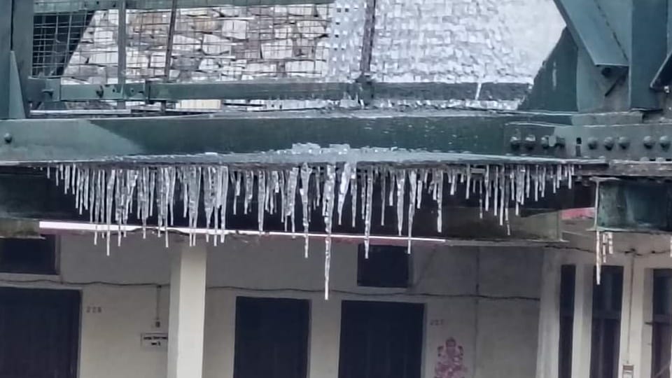Uttarakhand Weather temperature reaches minus 8 degrees in Kedarnath water starts freezing in Gangotri