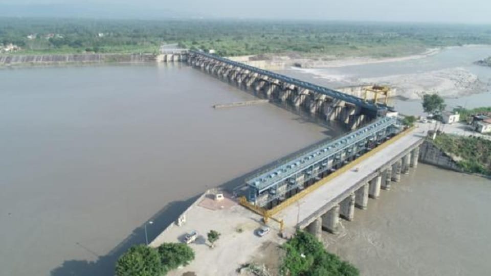 State first got to be built on Hathnikund Barrage in Haryana
