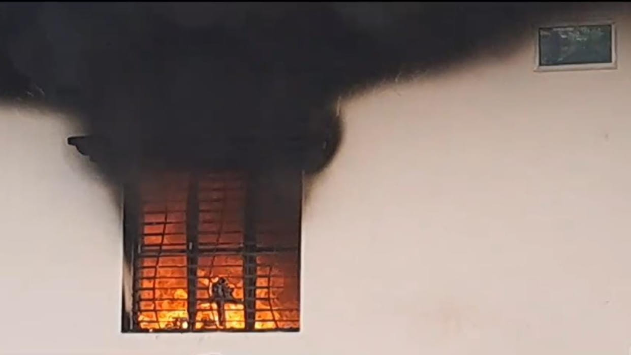After the murder of young man in Begusarai an angry mob set fire to private nursing clinic