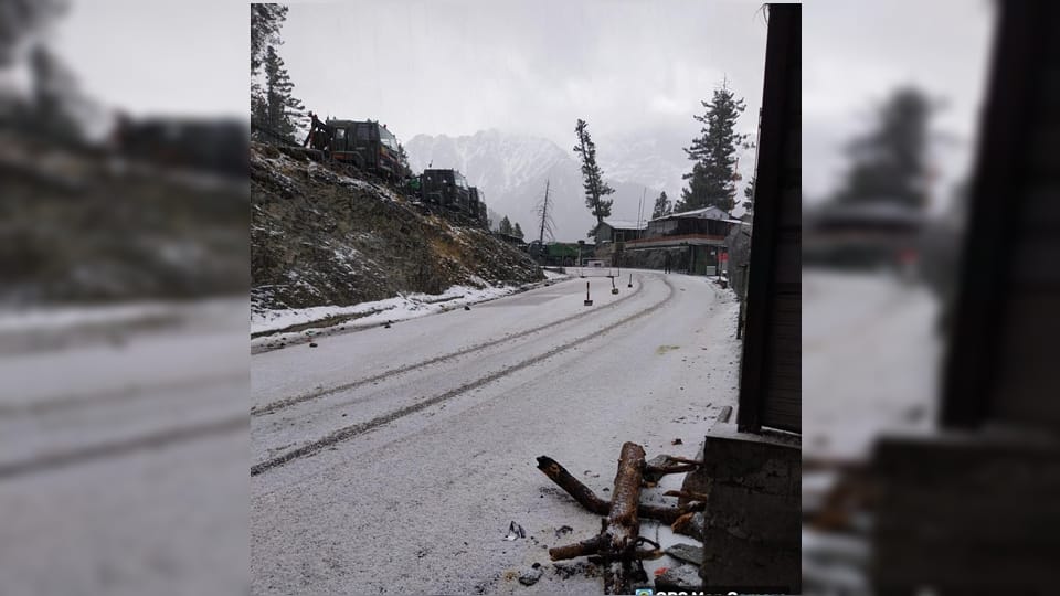 jammu kashmir weather: Mughal Road Closed after Fresh snowfall