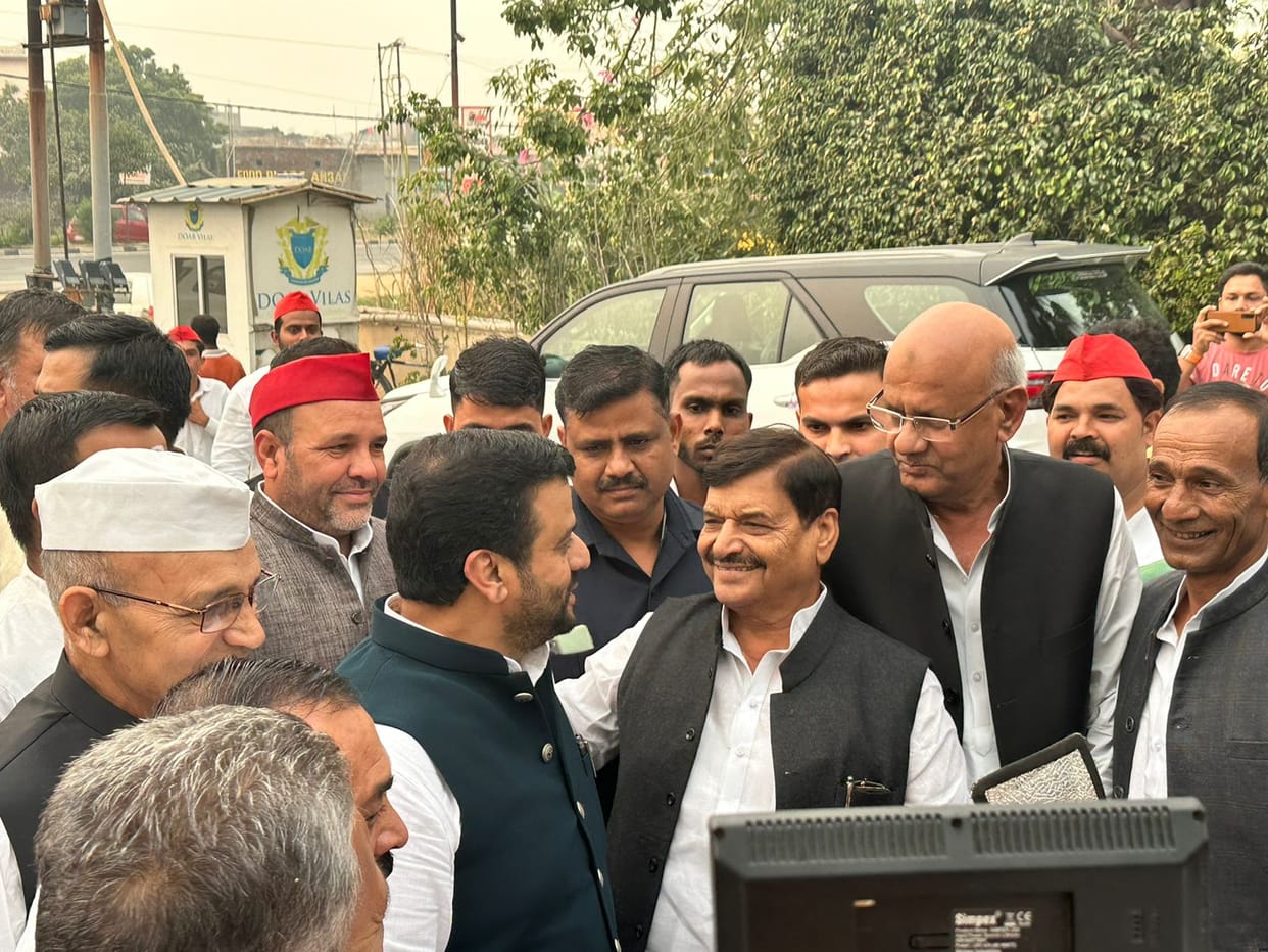 West UP News Live: Report on SP MLA Atul Pradhan, Jayant Chaudhary Rakesh Tikait on a stage in Shamli today